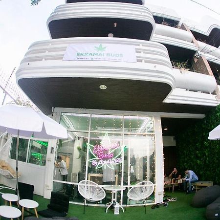 420 Hostel - Ekkamai Buds & Beds Bangkok Extérieur photo