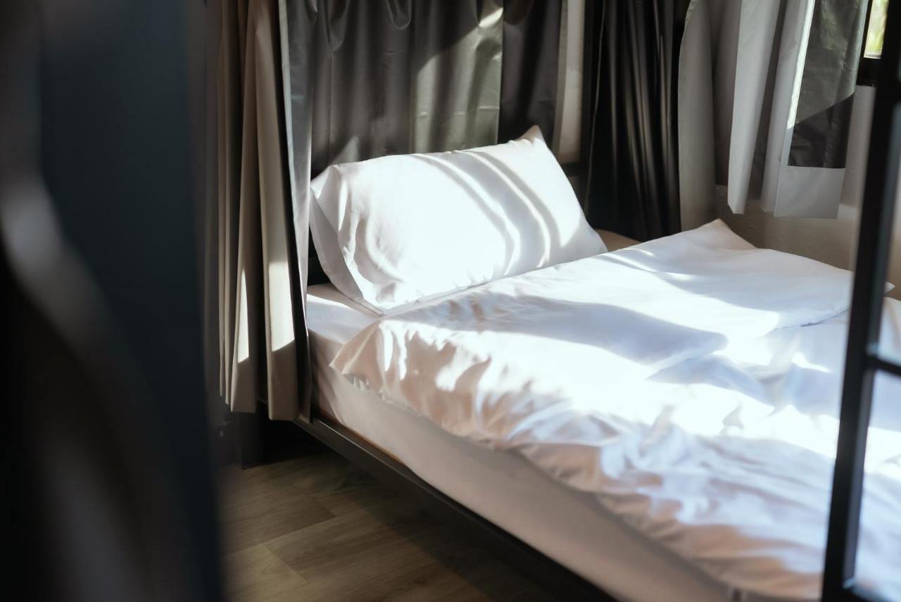 420 Hostel - Ekkamai Buds & Beds Bangkok Extérieur photo