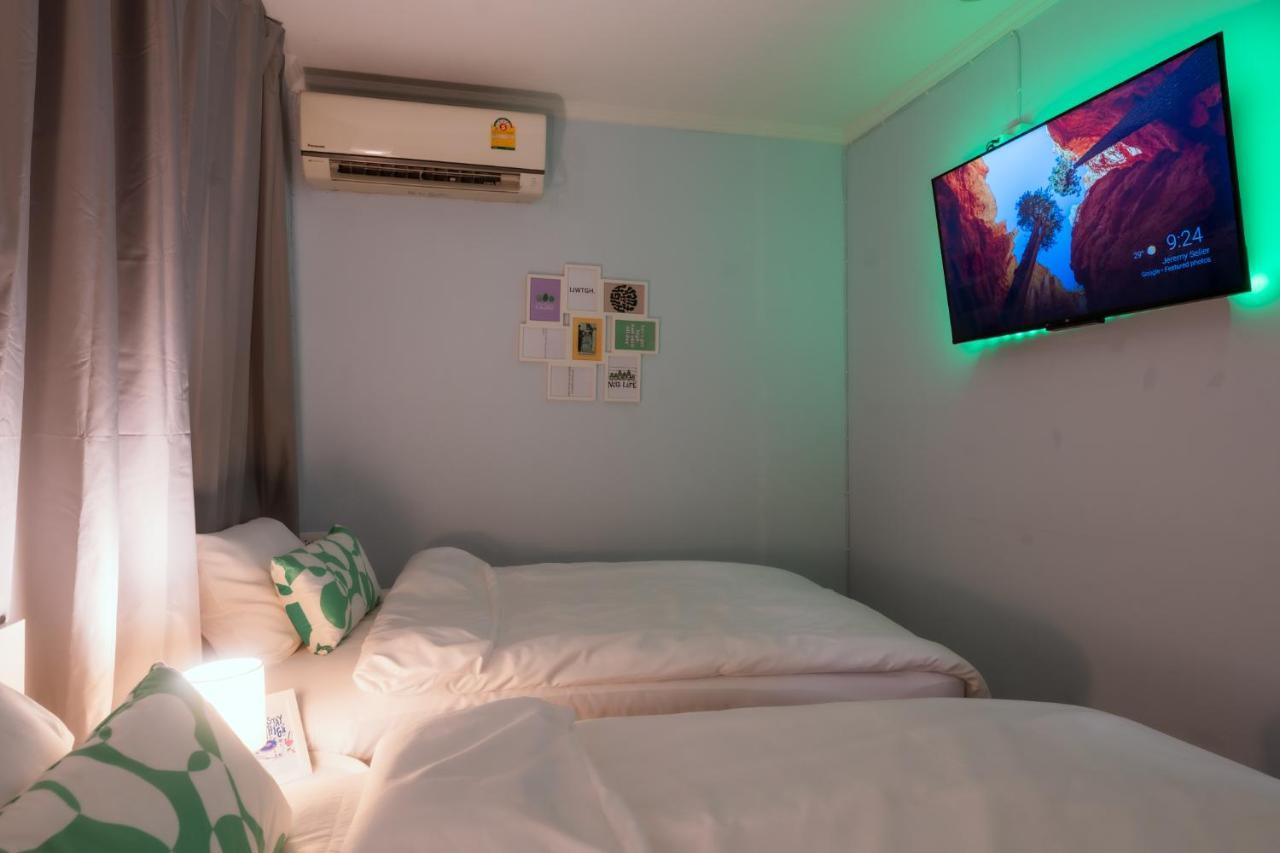 420 Hostel - Ekkamai Buds & Beds Bangkok Extérieur photo