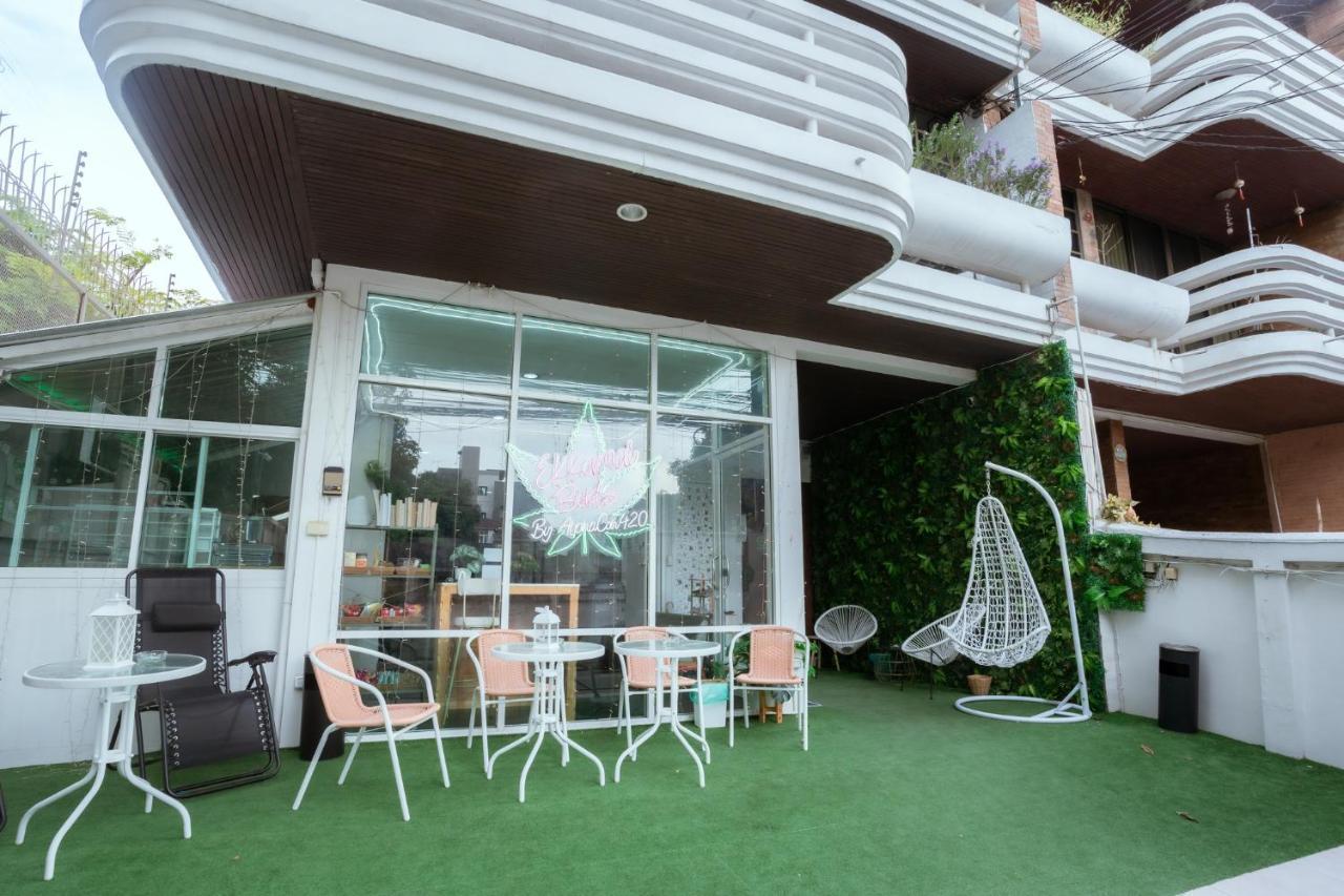 420 Hostel - Ekkamai Buds & Beds Bangkok Extérieur photo