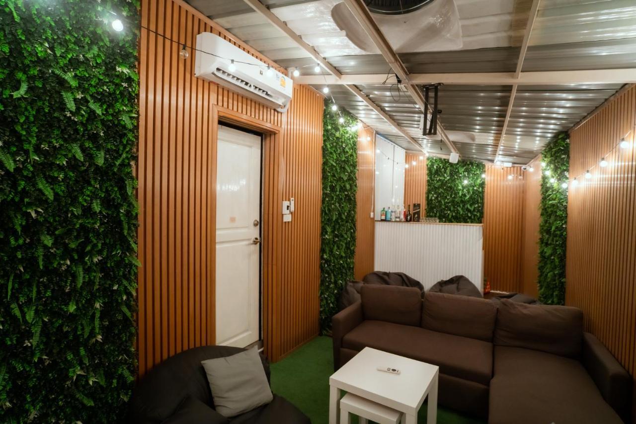 420 Hostel - Ekkamai Buds & Beds Bangkok Extérieur photo