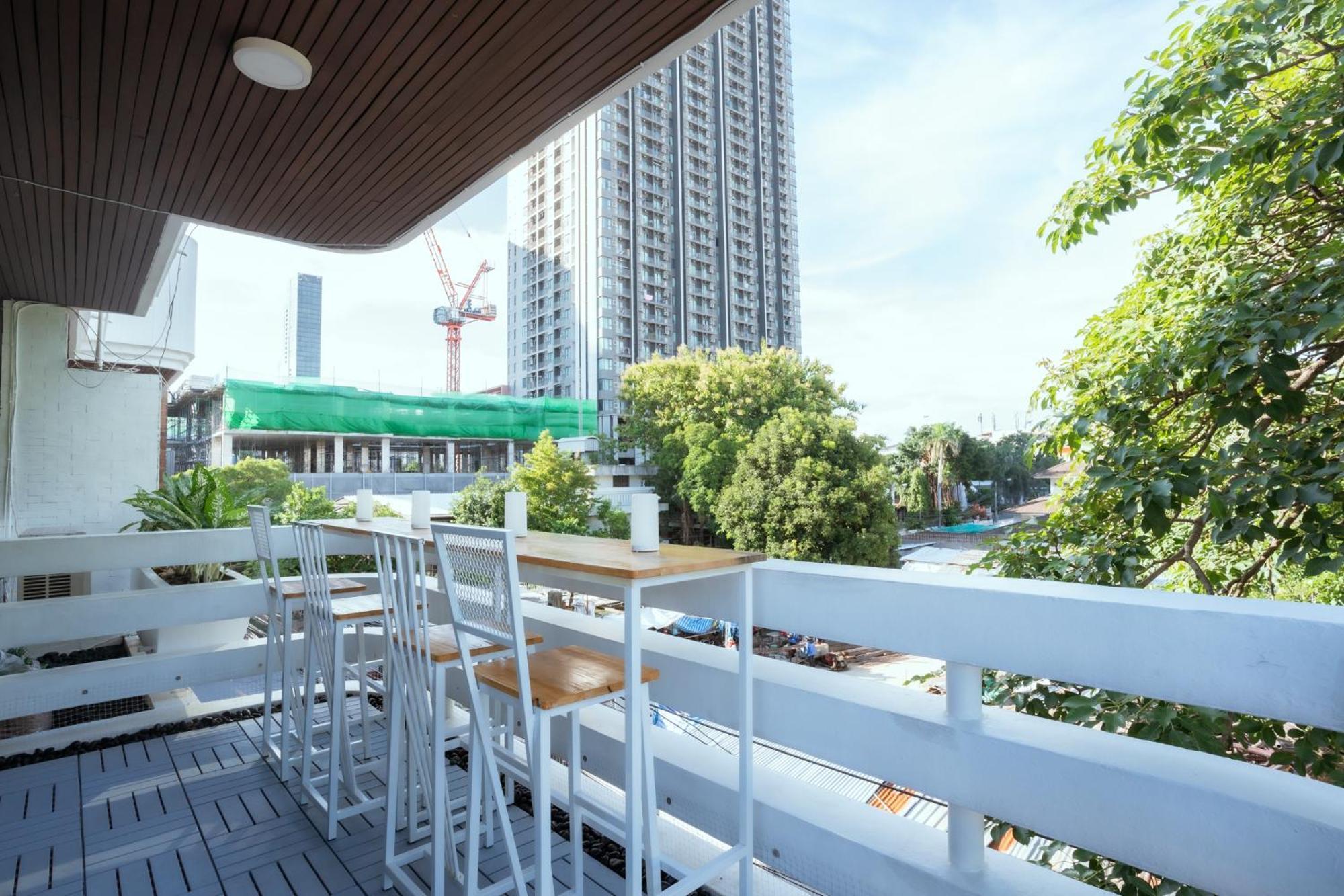 420 Hostel - Ekkamai Buds & Beds Bangkok Extérieur photo