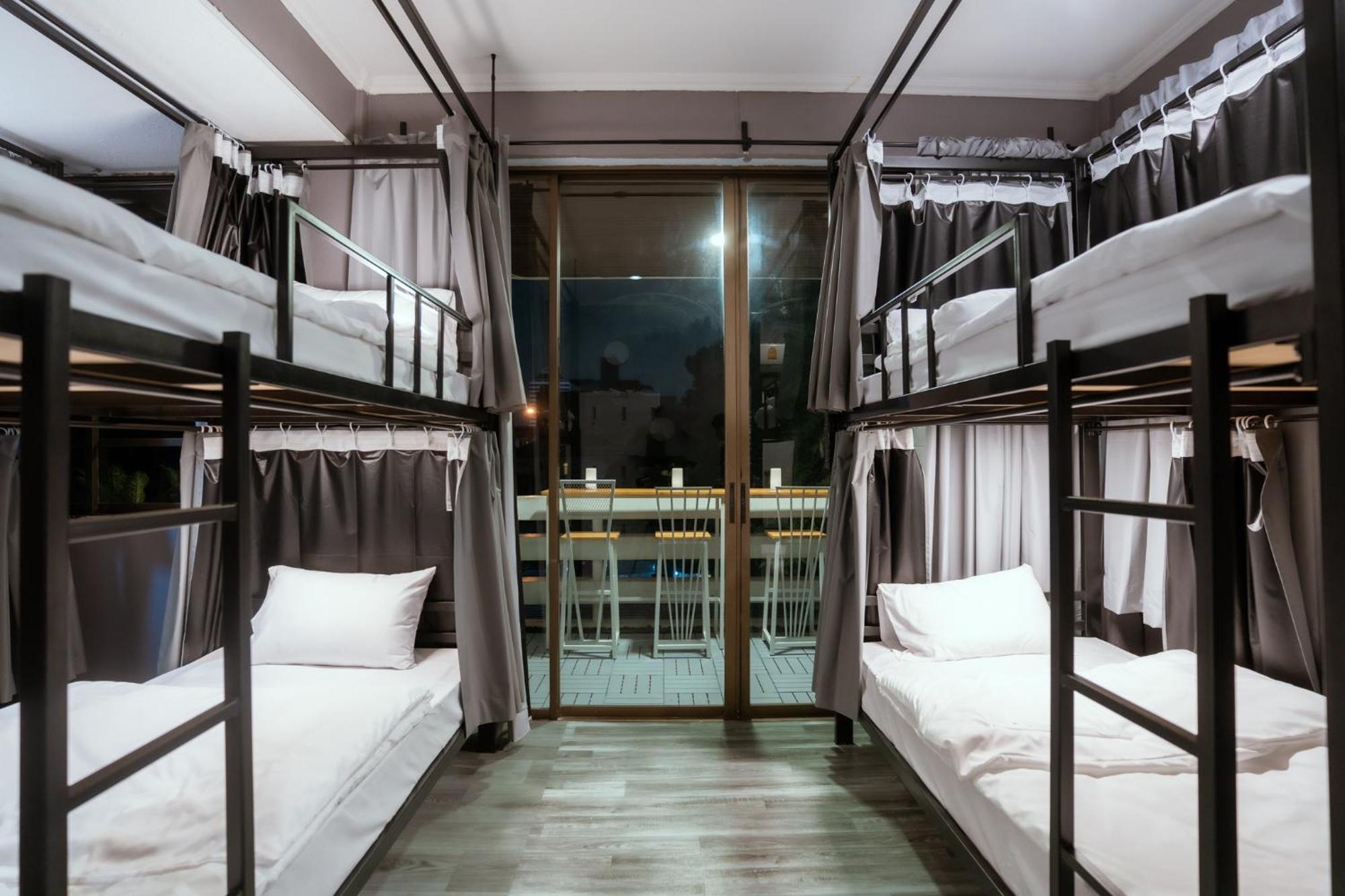420 Hostel - Ekkamai Buds & Beds Bangkok Extérieur photo