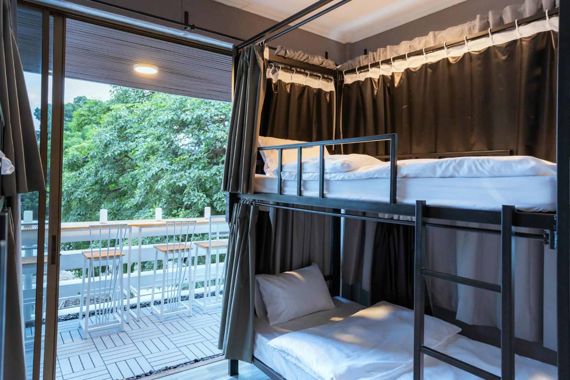 420 Hostel - Ekkamai Buds & Beds Bangkok Extérieur photo