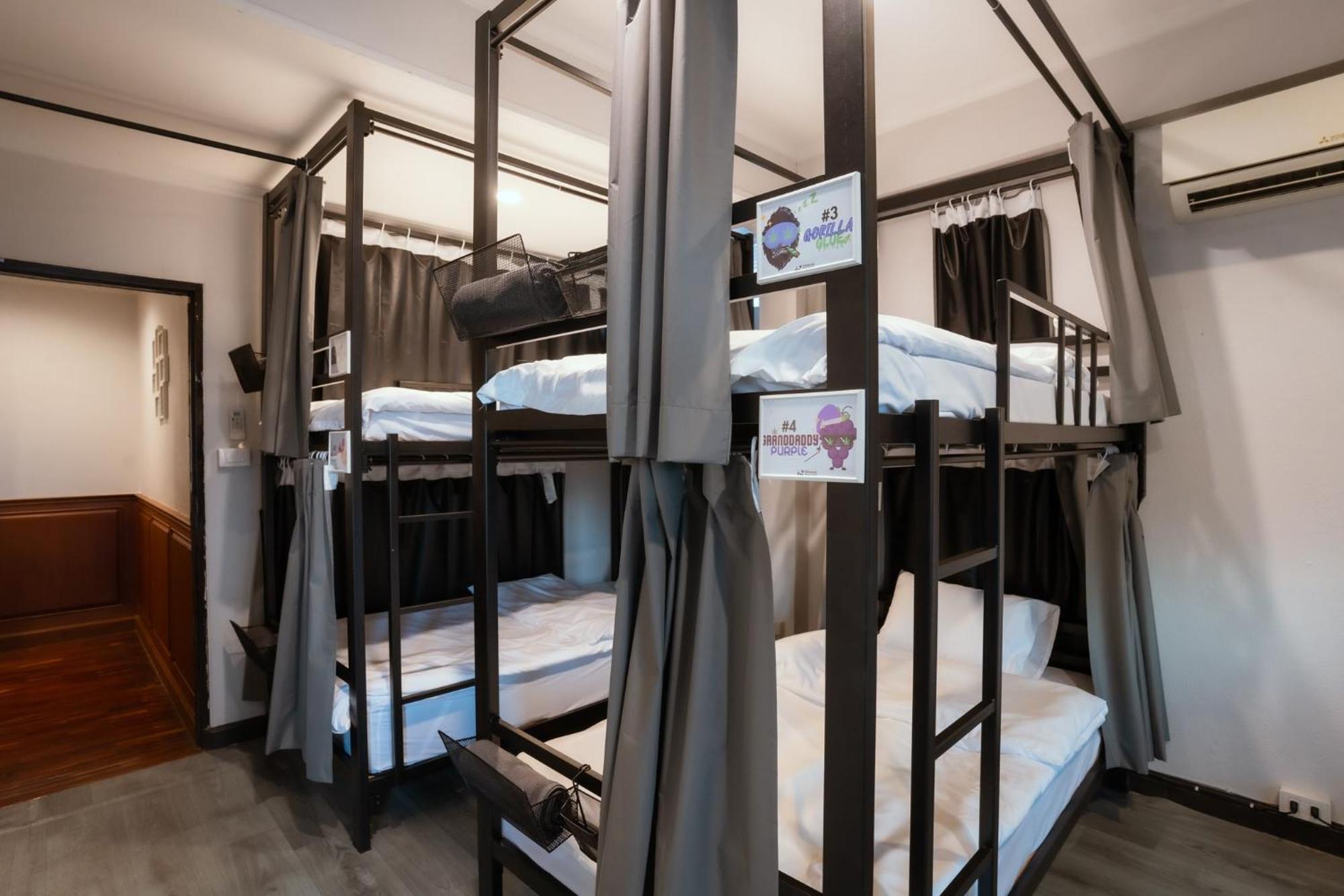420 Hostel - Ekkamai Buds & Beds Bangkok Extérieur photo