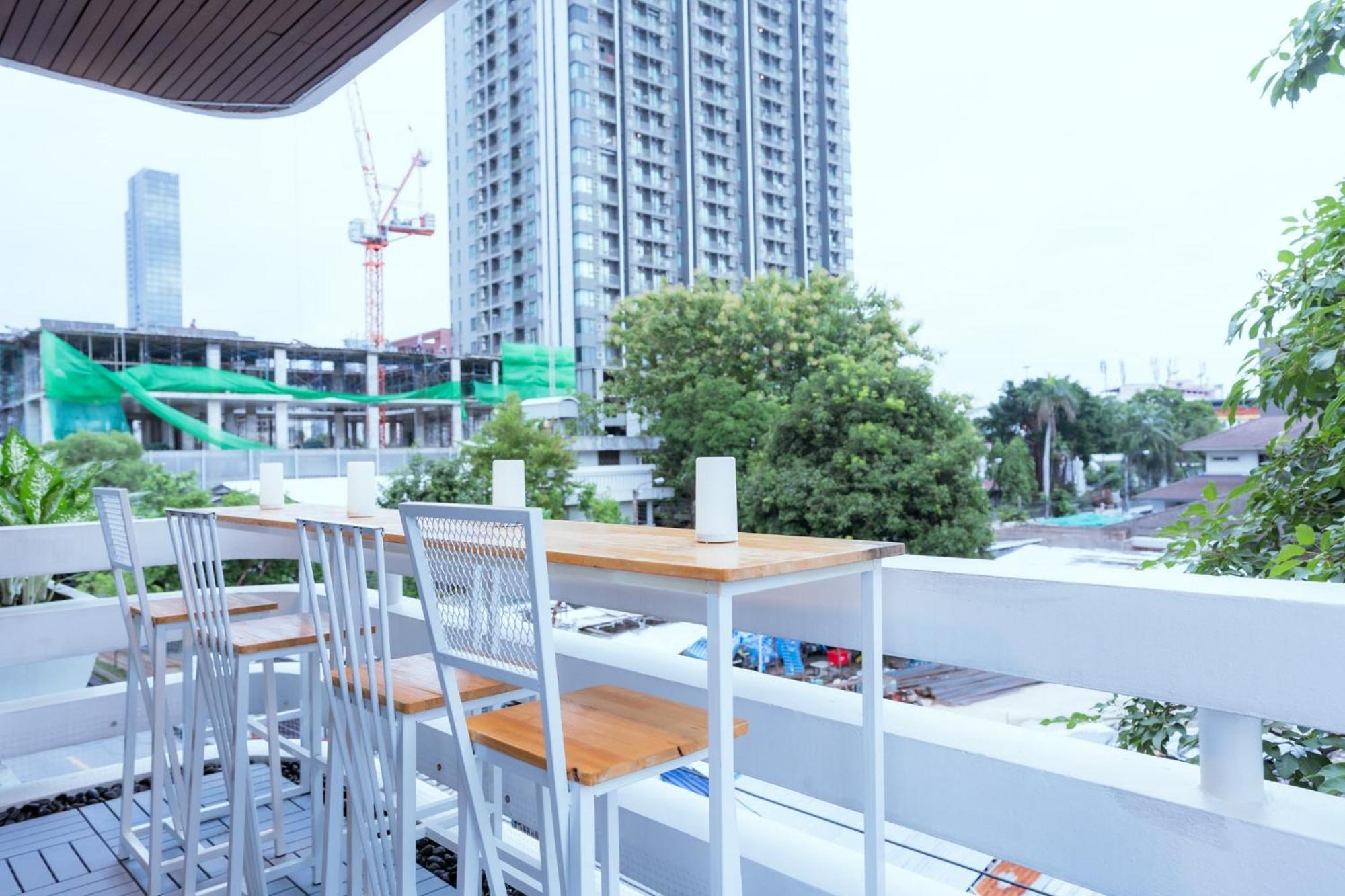 420 Hostel - Ekkamai Buds & Beds Bangkok Extérieur photo