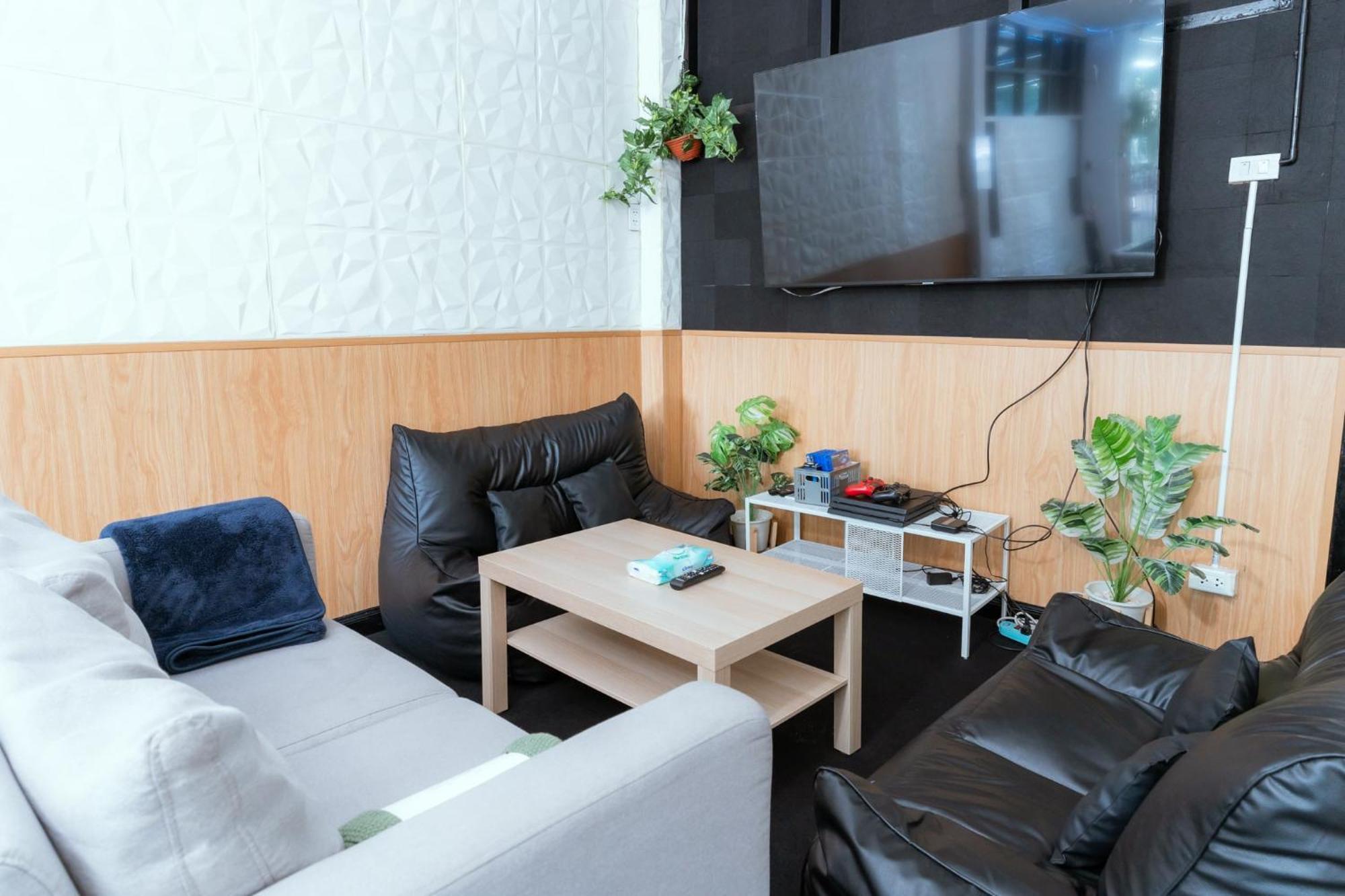 420 Hostel - Ekkamai Buds & Beds Bangkok Extérieur photo