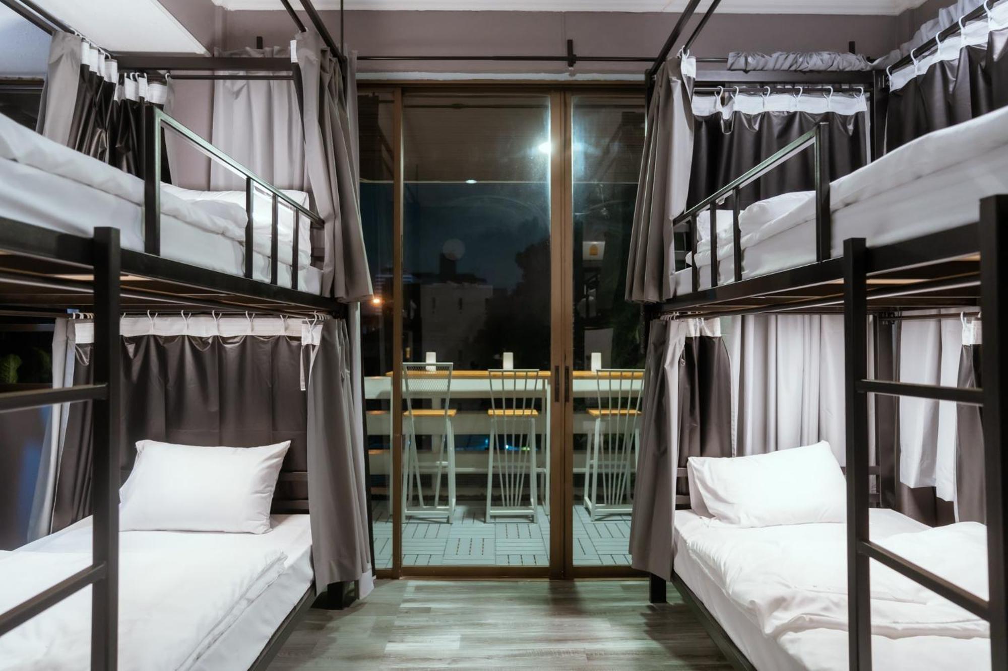 420 Hostel - Ekkamai Buds & Beds Bangkok Extérieur photo